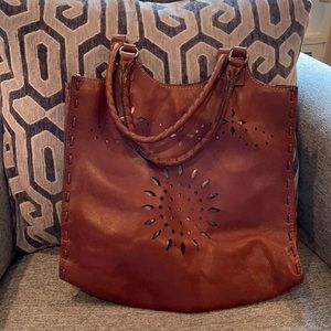 Patricia Nash shoulder tote.